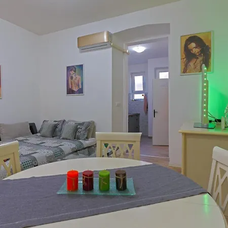 Apartment Rich Pula
