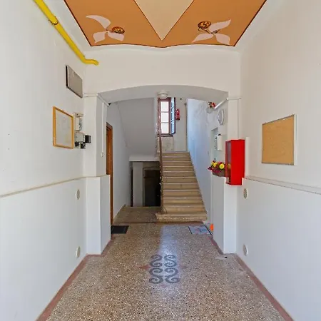 Apartment Rich