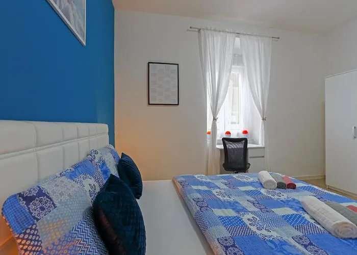 Rich Apartament *